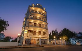 Fabhotel New Kolkata Residency Inn - Nr Axis Mall